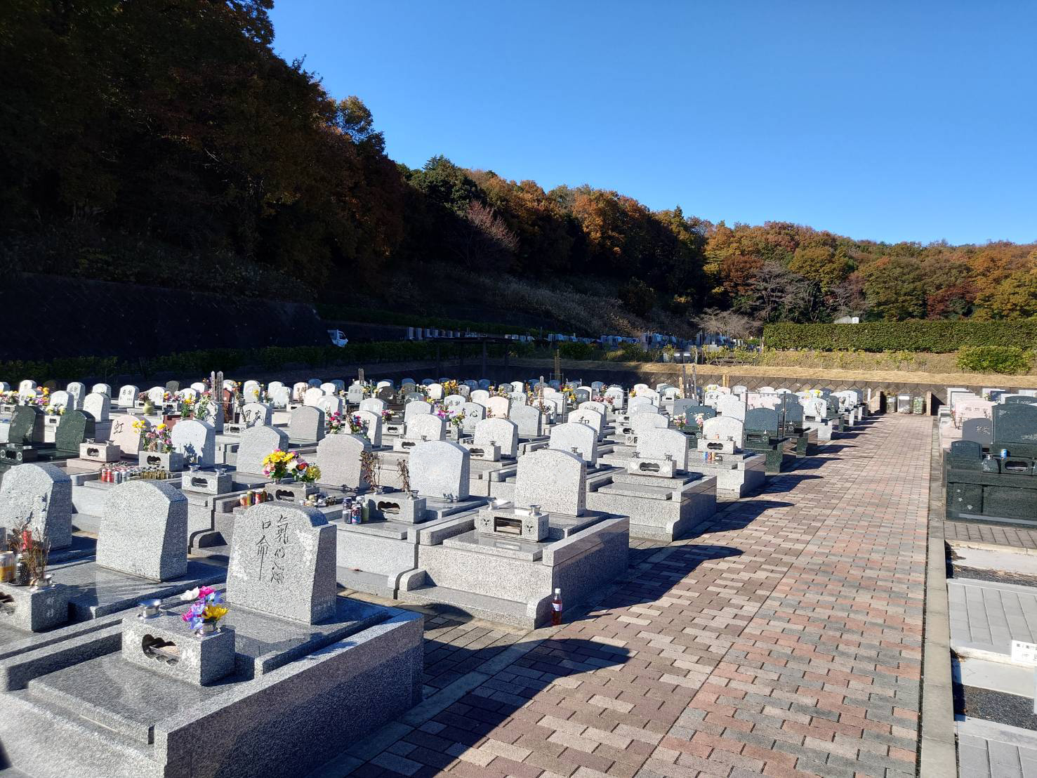 地産霊園風景