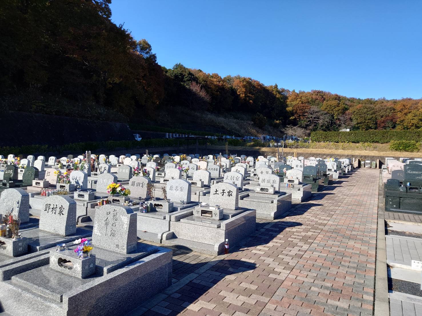 地産霊園風景